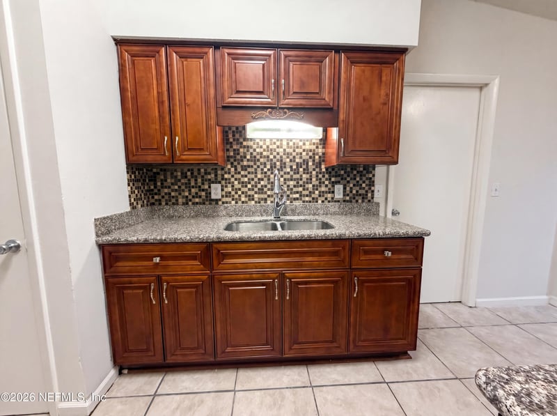 841 Chalmet Ln, Jacksonville, FL 32218