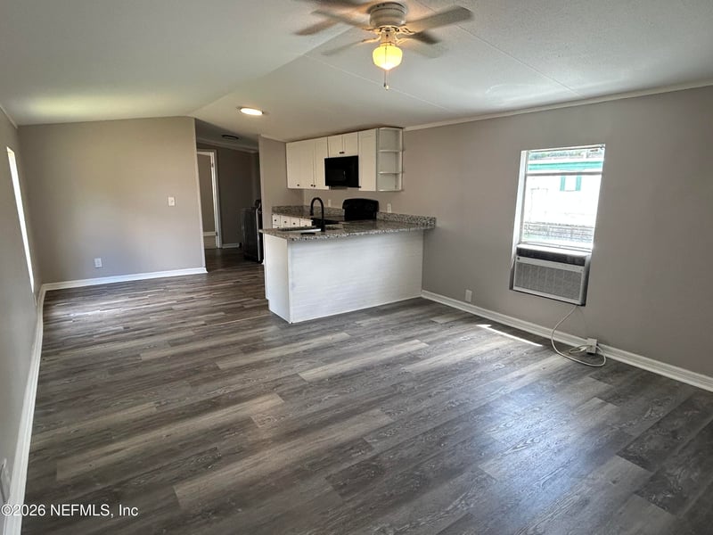 8419 Mcglothlin St, Jacksonville, FL 32210
