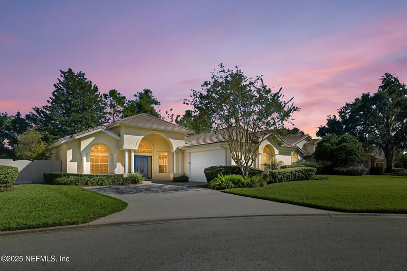 8423 Mizner Cir E, Jacksonville, FL 32217