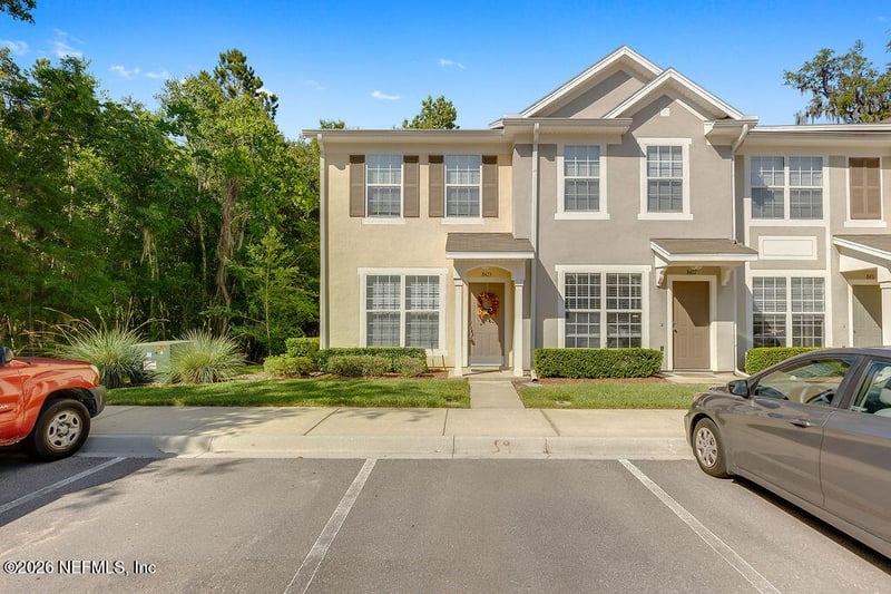 8423 Thornbush Ct, Jacksonville, FL 32216