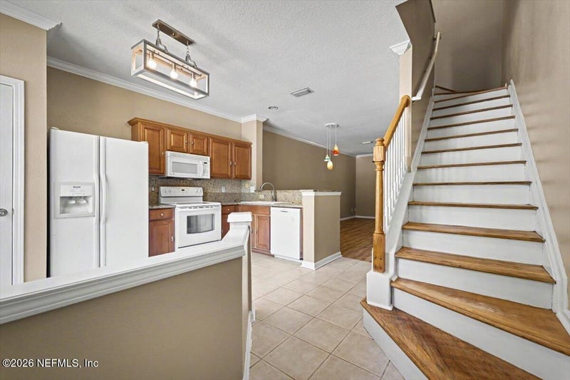 8423 Thornbush Ct, Jacksonville, FL 32216