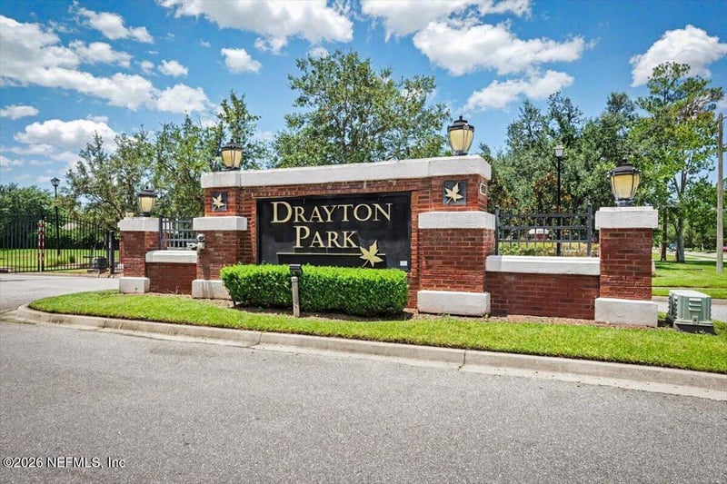 8423 Thornbush Ct, Jacksonville, FL 32216