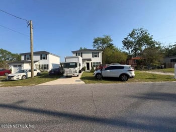 8441 Mc Glothlin St, Jacksonville, FL 32210