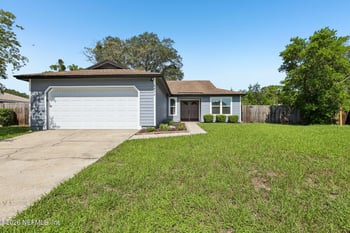 8446 Sand Point Dr W, Jacksonville, FL 32244