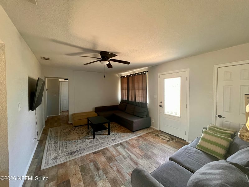 845 Ibis Rd, Jacksonville, FL 32216