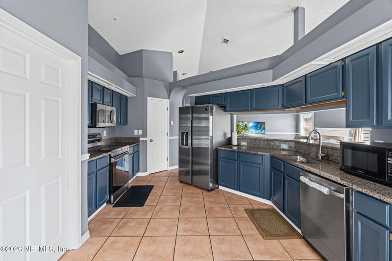8459 Country Bend Cir E, Jacksonville, FL 32244