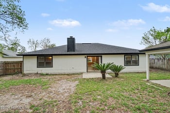 8459 Pikes Peak Dr N, Jacksonville, FL 32244