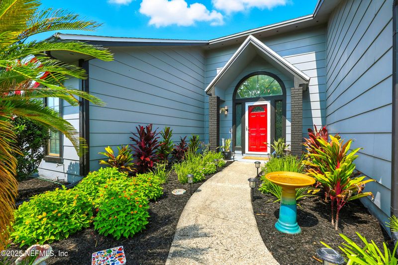 8462 Sand Point Dr W, Jacksonville, FL 32244