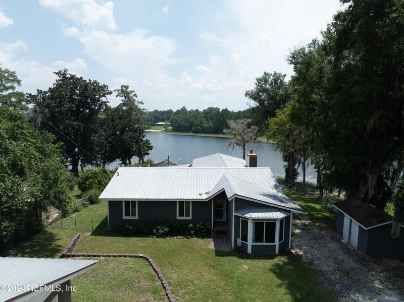 8491 Lilly Lake Rd, Melrose, FL 32666