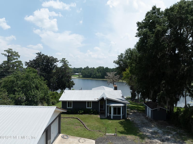 8491 Lilly Lake Rd, Melrose, FL 32666