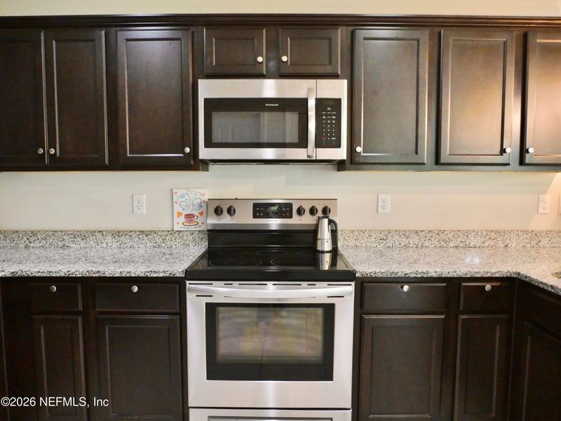 8493 Thor St, Jacksonville, FL 32216