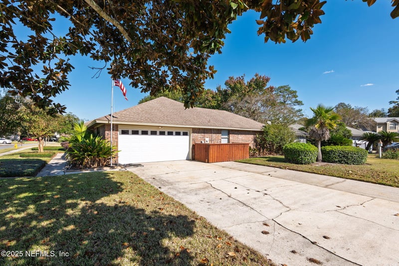 8499 Bandera Cir W, Jacksonville, FL 32244
