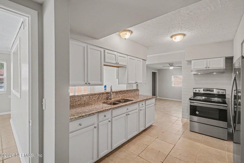 8509 Laurens Rd, Jacksonville, FL 32208
