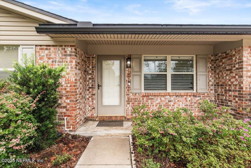 8515 Canton Dr, Jacksonville, FL 32221