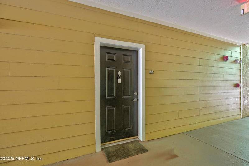 8539 Gate Pw W #616, Jacksonville, FL 32216