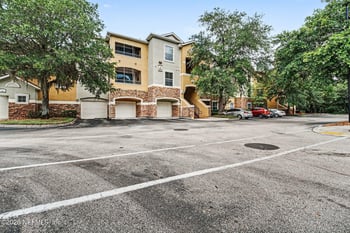 8539 Gate Pw W #633, Jacksonville, FL 32216