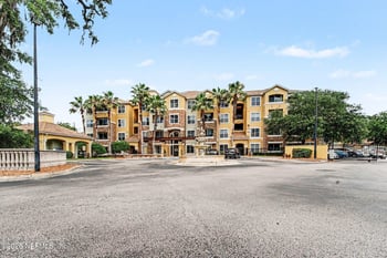 8539 Gate Pw W #633, Jacksonville, FL 32216
