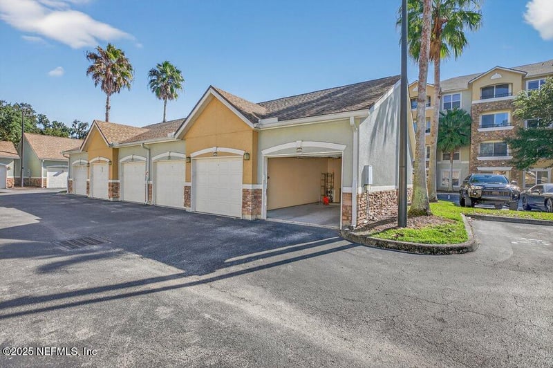 8539 Gate Pw W #9325, Jacksonville, FL 32216
