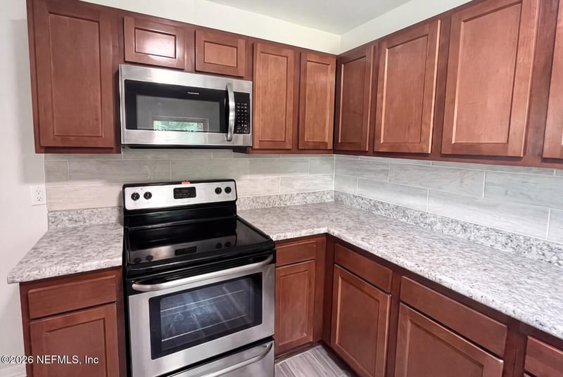8543 Oak Leaf Rd, Jacksonville, FL 32208