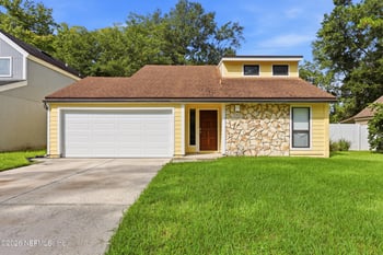 8566 Goldeneye Ln, Jacksonville, FL 32217