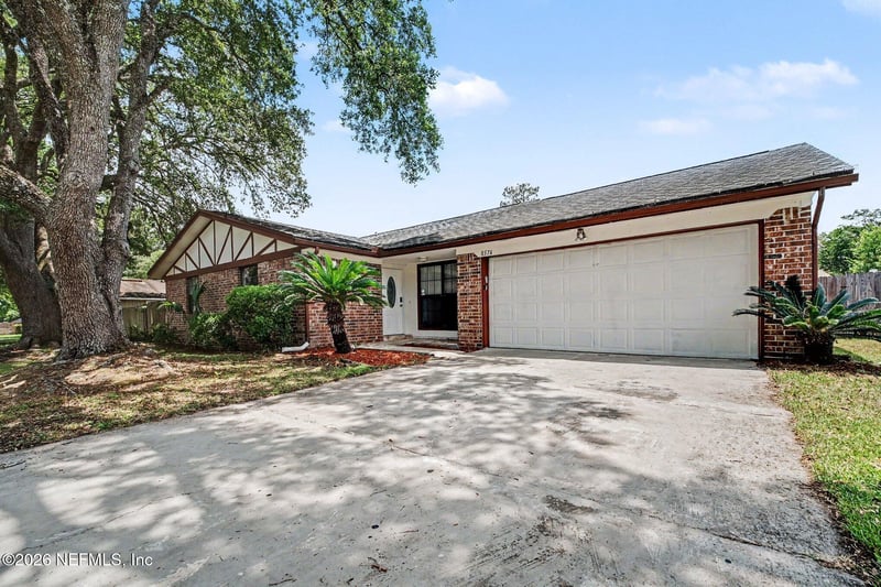 8574 Blackberry Ln E, Jacksonville, FL 32244