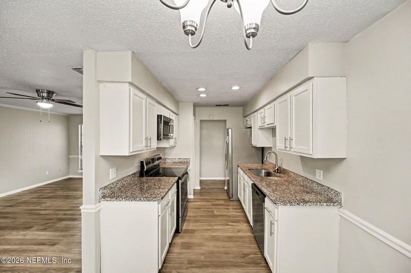 8574 Blackberry Ln E, Jacksonville, FL 32244