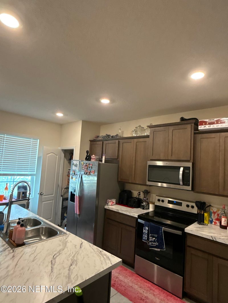 860 Rotary Rd, Jacksonville, FL 32211
