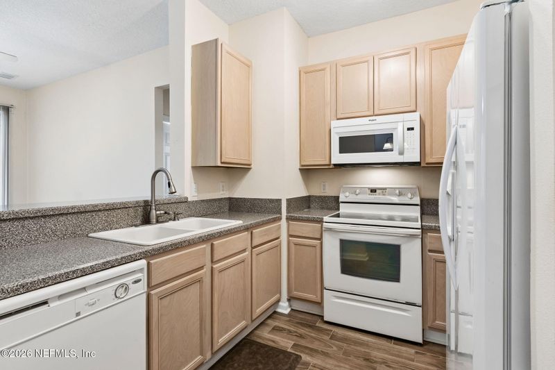 8601 Beach Blvd #1414, Jacksonville, FL 32216