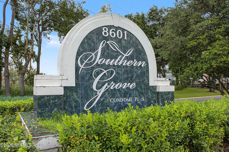 8601 Beach Blvd #208, Jacksonville, FL 32216