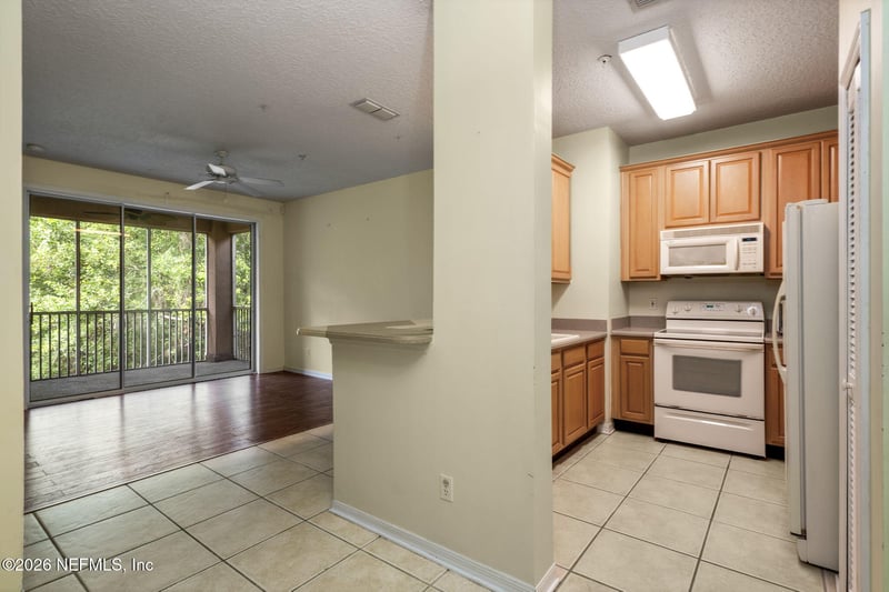8601 Beach Blvd #312, Jacksonville, FL 32216