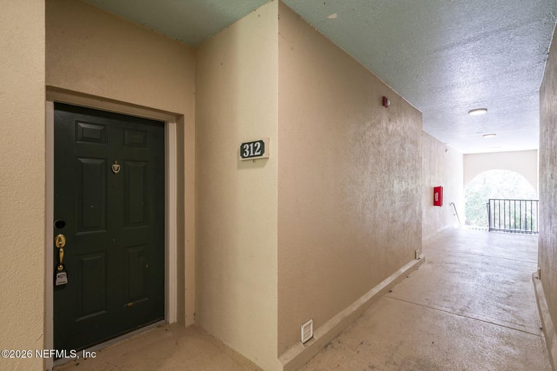 8601 Beach Blvd #312, Jacksonville, FL 32216