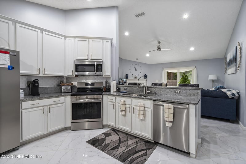 8603 Beresford Ln, Jacksonville, FL 32244