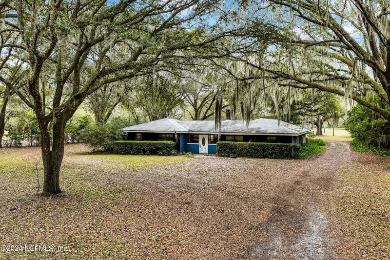 8606 Hipps Rd, Jacksonville, FL 32244