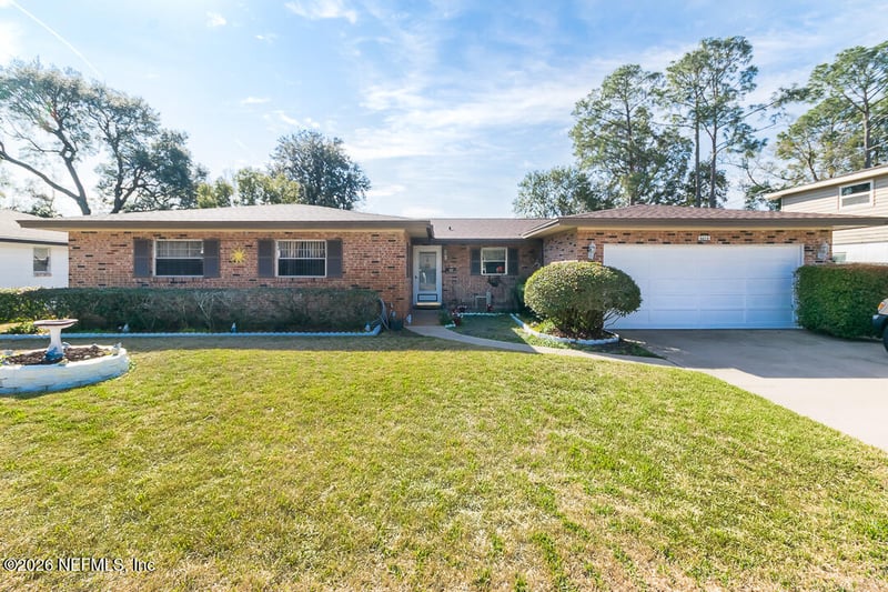 8614 Burkhall St, Jacksonville, FL 32211