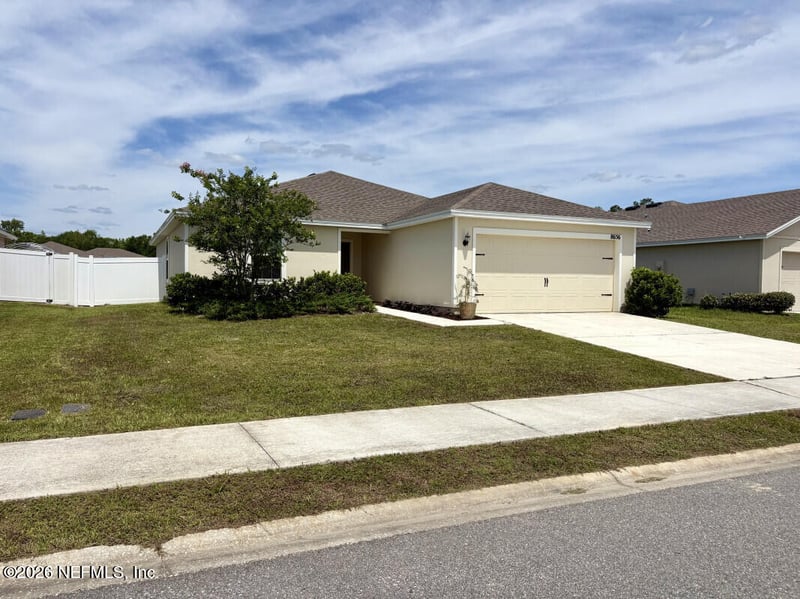 8656 Newnan Lake Dr, Macclenny, FL 32063