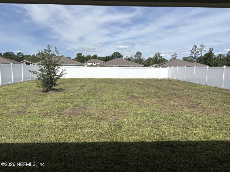 8656 Newnan Lake Dr, Macclenny, FL 32063