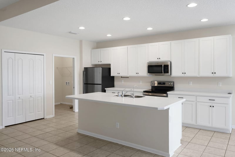 86572 Lazy Lake Cir, Yulee, FL 32097