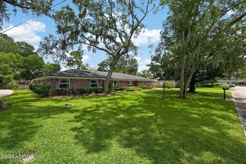 8677 San Servera Dr W, Jacksonville, FL 32217