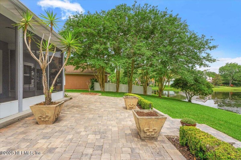 8681 Canopy Oaks Dr, Jacksonville, FL 32256