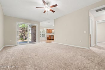 87061 Farnsworth Ln, Yulee, FL 32097