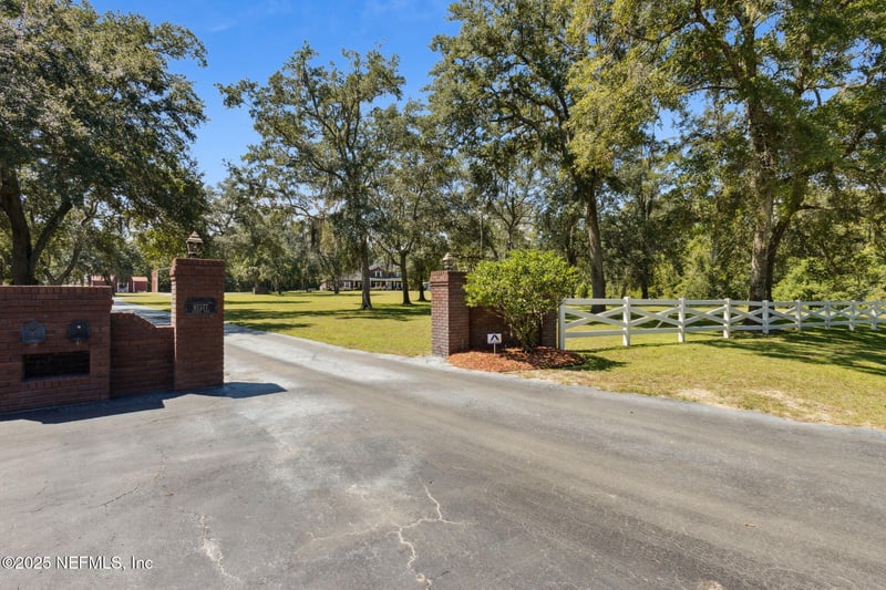 87377 Raddin Rd, Yulee, FL 32097