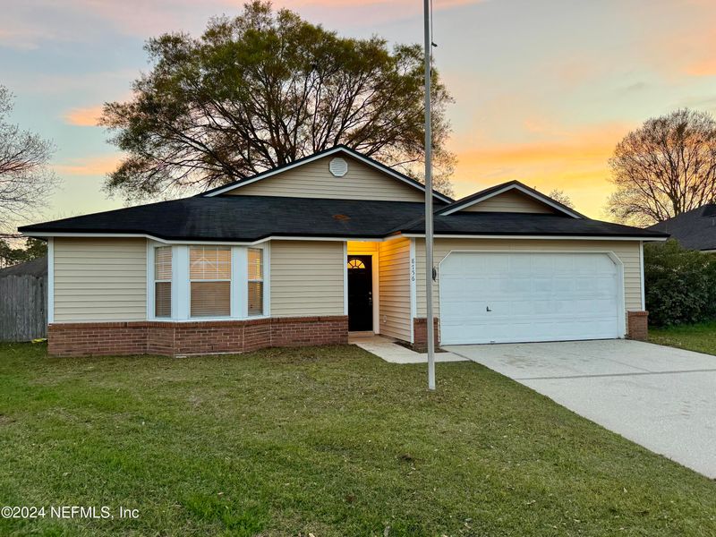 8756 Spring Harvest Ln E, Jacksonville, FL 32244