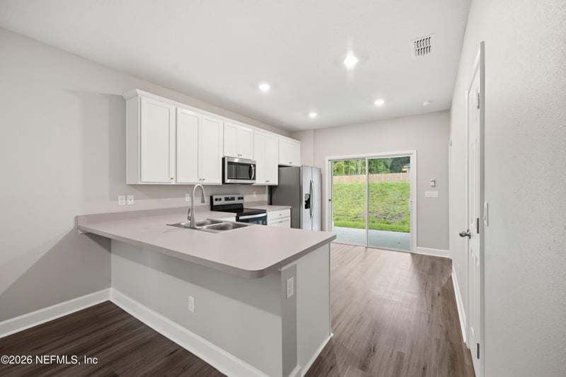8763 Susie St, Jacksonville, FL 32210