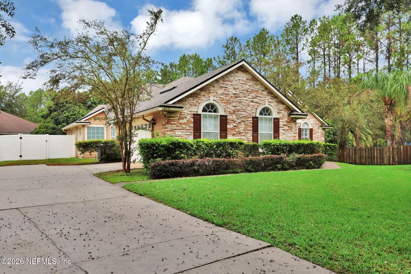 879 Songbird Dr, Orange Park, FL 32065