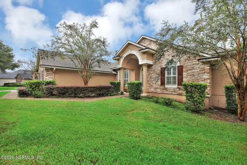 879 Songbird Dr, Orange Park, FL 32065