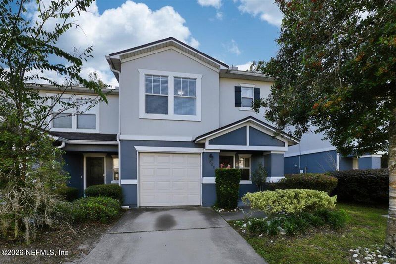 880 Black Cherry Dr S, St Johns, FL 32259