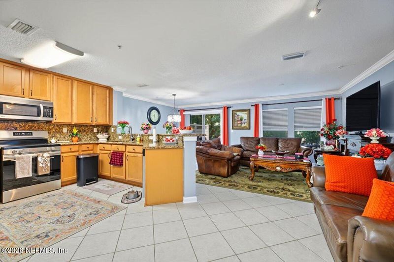 880 Black Cherry Dr S, St Johns, FL 32259