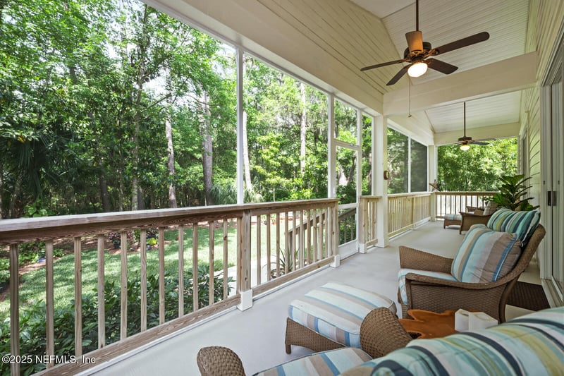 880 Paradise Ln, Atlantic Beach, FL 32233