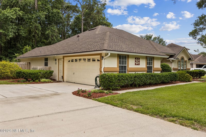 881 Buckeye Ln W, Jacksonville, FL 32259