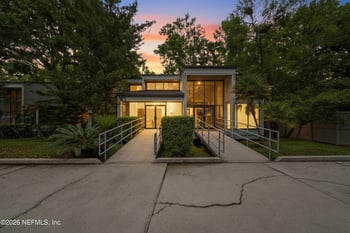 8810 Goodbys Executive Dr, Jacksonville, FL 32217